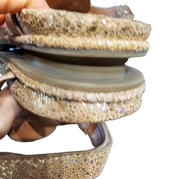 Gentle Souls Kenneth Cole Leather Gold Adjustable Ankle Sandal Thongs Size 9 - Picture 9 of 13